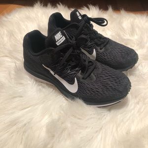 Nike Winflo Sneakers